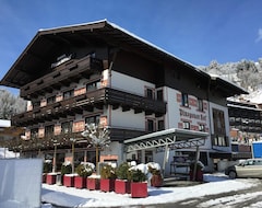 Heart Hotel Pinzgauerhof (Saalbach Hinterglemm, Austria)
