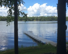 Entire House / Apartment Recently Remodeled Family-friendly Three Bedroom Home On Third Crow Wing Lake (Nevis, USA)