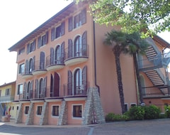 Khách sạn Ahg Donna Silvia Wellness Hotel (Manerba del Garda, Ý)
