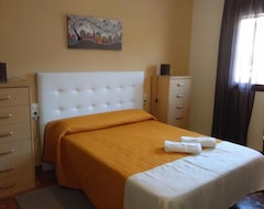 Hotelli A 15' Granada, Piscina, Habitaciones Familiares, Futbolin, Casa Medina Guevejar (Güevéjar, Espanja)
