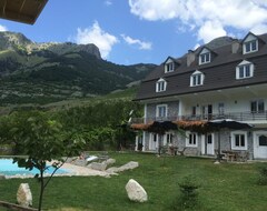 Khách sạn Boga Alpine Resort (Shkodër, Albania)