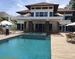 Resort Crown Villas LHVC (Playa Cofresi, Dominikanske republikk)