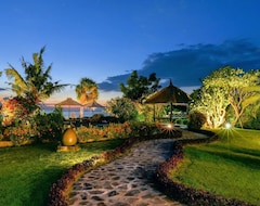Toàn bộ căn nhà/căn hộ Beachfront! Private chef, private pool. 7 nights or more = free Airport pick up (Banjar, Indonesia)