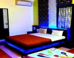 Hotelli Hotel Rasraj , Dhule (Dhule, Intia)
