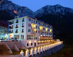 Khách sạn Hotel Golden Spirit (Băile Herculane, Romania)