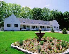 Hotel Country Garden Inn & Spa (Rowley, USA)