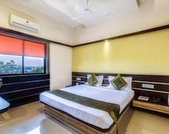 Hotel Treebo Trip Golden Treat (Indore, India)
