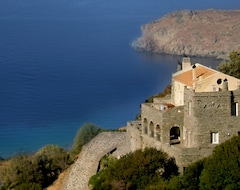 Hotel Aegean Castle (Paleopolis, Greece)