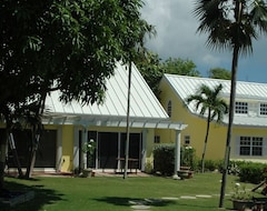 Entire House / Apartment Flip Flop Villa- In Beautiful Cayman Islands! (Georgetown, Cayman Islands)