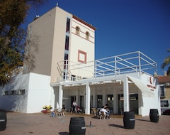 Hostal Monteluna (Rociana del Condado, İspanya)