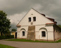 Koko talo/asunto Statek Chmelovice (Nechanice, Tsekin tasavalta)