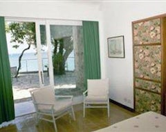 Hotel Le Grotte Villa (Portoferraio, Italy)