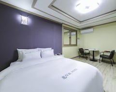 Khách sạn Maldives (Mokpo, Hàn Quốc)
