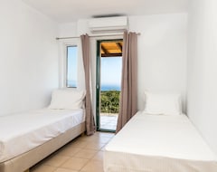 Otel Hilltop Resort (Mousata, Yunanistan)
