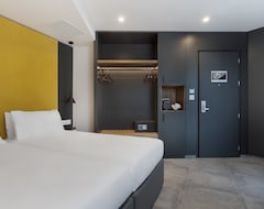 Hotel Urban Room by NEU Collective (Gzira, Malta)