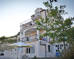 Aparthotel Pušić (Omiš, Hrvatska)