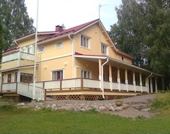 Pensión Tuhannen Tarinan Talo (Luumäki, Finlandia)