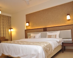 Hotel The Silverador Resort Club (Bombay, India)