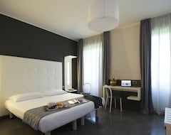 Hotel San Francisco (Milán, Italia)
