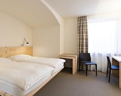Khách sạn Hausers' Hotel (St. Moritz, Thụy Sỹ)