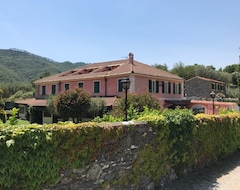 Khách sạn Relais Borgofasceo (Ortovero, Ý)
