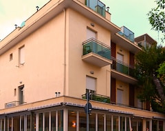 Khách sạn Ave (Rimini, Ý)