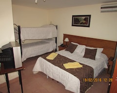 Hotel Hostel Noelia (Iguazu, Argentina)