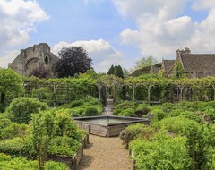 Hele huset/lejligheden World Famous Abbey House Gardens (Malmesbury, Storbritannien)