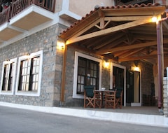 Hotel Amfilissos (Ormos Marathokampos, Greece)