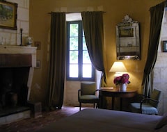 Hotelli La Chambre De La Tour (Lugon-et-l'Île-du-Carnay, Ranska)