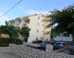 Apart Otel Buratovic (Posedarje, Hırvatistan)