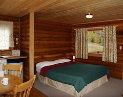 Khách sạn Mount Robson Lodge (Valemount, Canada)