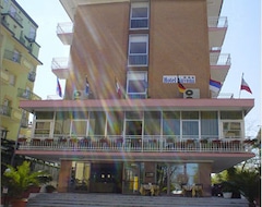 Khách sạn Navona (Rimini, Ý)