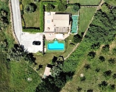 Toàn bộ căn nhà/căn hộ Spacious Villa With Swimming-pool (Castelplanio, Ý)