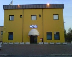 Khách sạn Hotel Hostiliae Ciminiera (Ostiglia, Ý)
