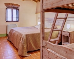 Bed & Breakfast Beautiful accommodation in elegant farmhouse with pool and breathtaking views (Anghiari, Ý)