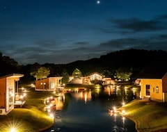 Khách sạn Glamp Element - Campground (Maibara, Nhật Bản)
