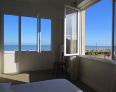 Casa/apartamento entero Villa Front Of Sea, Beautiful Sea View , Beach At The Foot Of The House (Ouistreham, Francia)