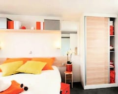 Hotel Camping Le Rochat (Châteauroux, Frankrig)