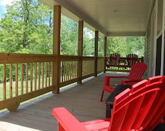 Entire House / Apartment Brand New! Beautiful Lake Cottage, Located Just Minutes from Mammoth Cave! (Clarkson, USA)
