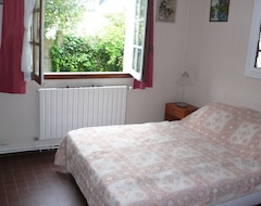 Hotel Saint Malo - Pretty Well Equipped Villa, Ideal For 8 People, Very Close To Sea. (Saint-Malo, France)