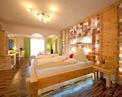 Khách sạn Hotel Winzer (St Georgen im Attergau, Áo)