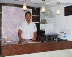 Khách sạn Capital O Hotel Kalash Residency (Ahmedabad, Ấn Độ)