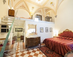 Hotel Residenza D'Epoca Palazzo Borghesi (Siena, Italy)