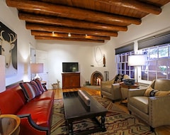 Hele huset/lejligheden The Perfect Blend Of Old And New - Historic Setting & Contemporary Sw Style (Santa Fe, USA)