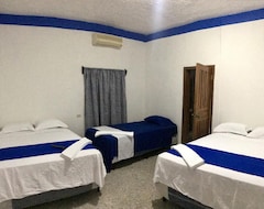 Khách sạn Athena Hotel (Tela, Honduras)