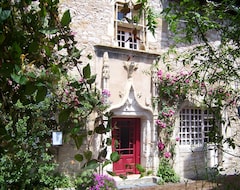 Hotel La Maison des Chanoines (Turenne, France)
