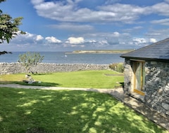 Cijela kuća/apartman Stunning Family Cottage With Garden Right On The Seafront (Gort, Irska)