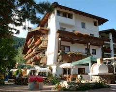 Khách sạn Hotel Klausen (Kirchberg, Áo)