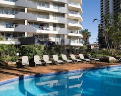 Otel Baronnet Apartments (Surfers Paradise, Avustralya)